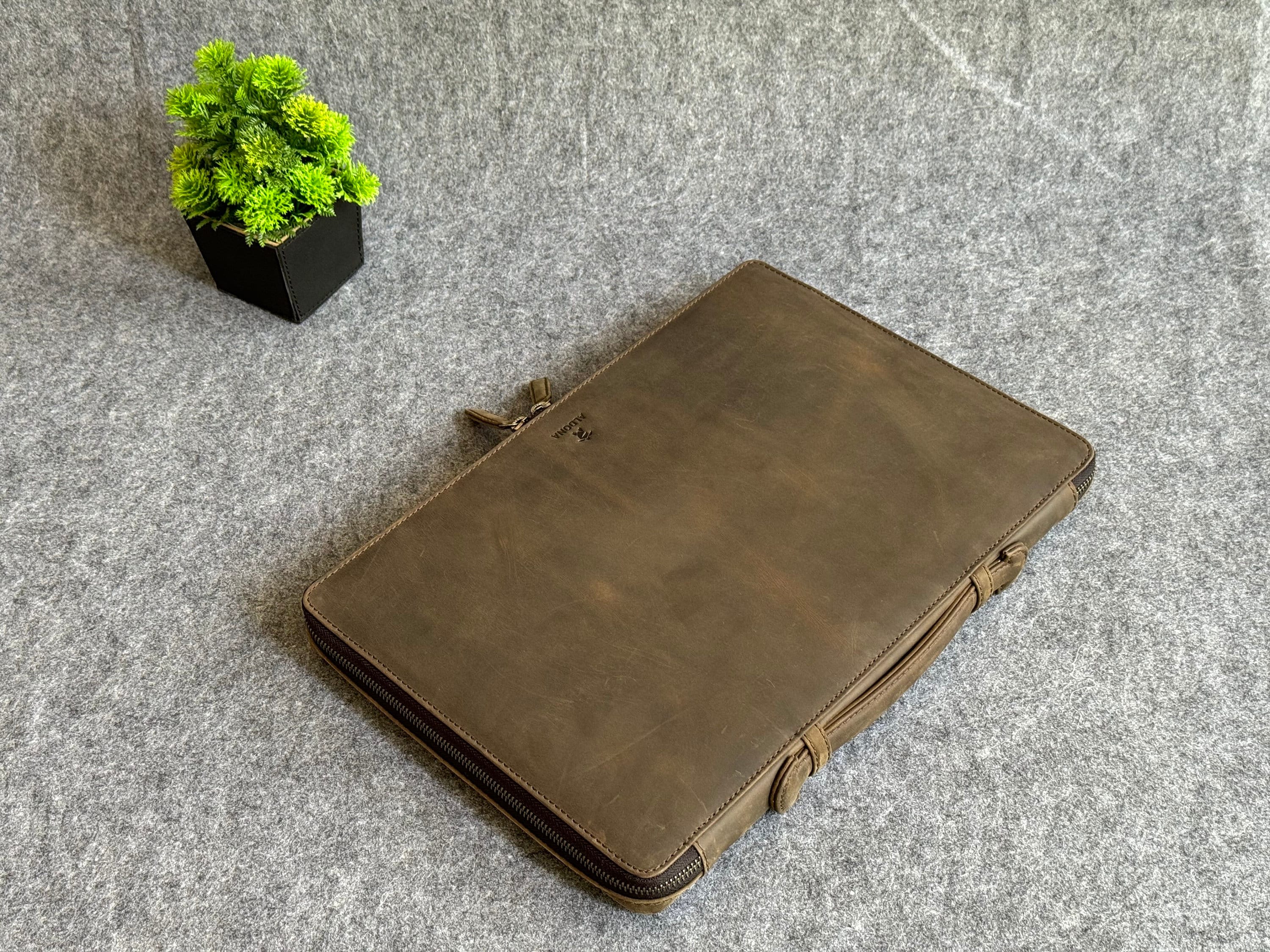 Leather Tech Portfolio Organizer Zipper, Laptop Organizer Bag, A4