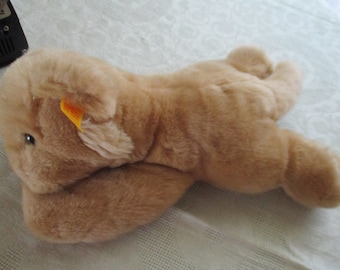 Vintage STEIFF, Recumbent Lion, Button and Pennant Ref: 064166, in very good condition 28 cm - tail