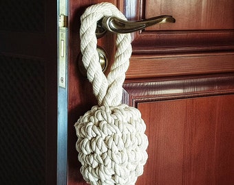 Tope de puerta robusto White Loop. Protección de pared.