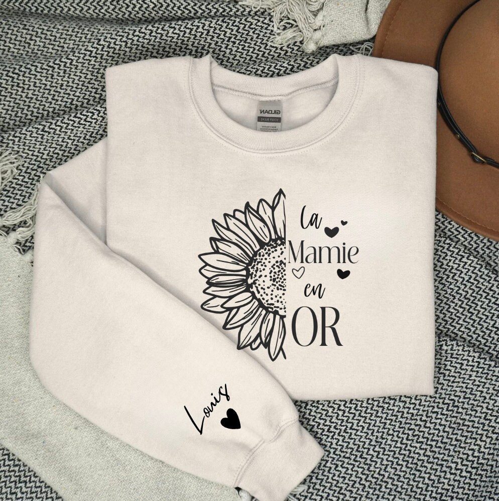 Pull De Noël Personnalisé Avec Prénom - "Le Grand Cœur De Maman" - Sweat Femme Moche Fun - Idée Cadeau Pour Mamie, Maman, Amie - Personnalisation Facile