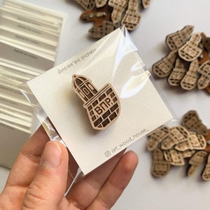 Custom Wooden Logo Pins – Personalized Engraved Badges – Laser Cut Wood Branding