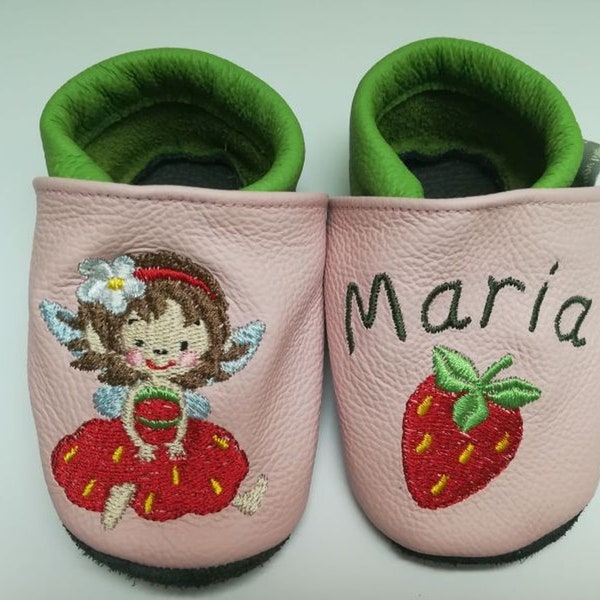 Lederpuschen, Krabbelschuhe, Lauflernschuhe, Babyschuhe mit Erdbeerfee, Erdbeere und Namen