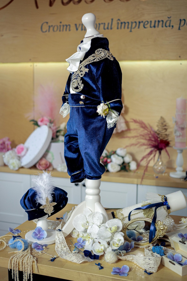 Costume Petit Prince Charmant Baptême majestueux Costume Prince Royal Bébé Garçon Tenue de roi pour tout-petits Tenue de garçon de page image 6