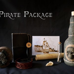 Piraten Start Paket für LARP - Fantasy Paket, Beutel, Piratentruhe, Schädelflasche, Schatzkarte, Lederarmband, Schädelkette, Trank