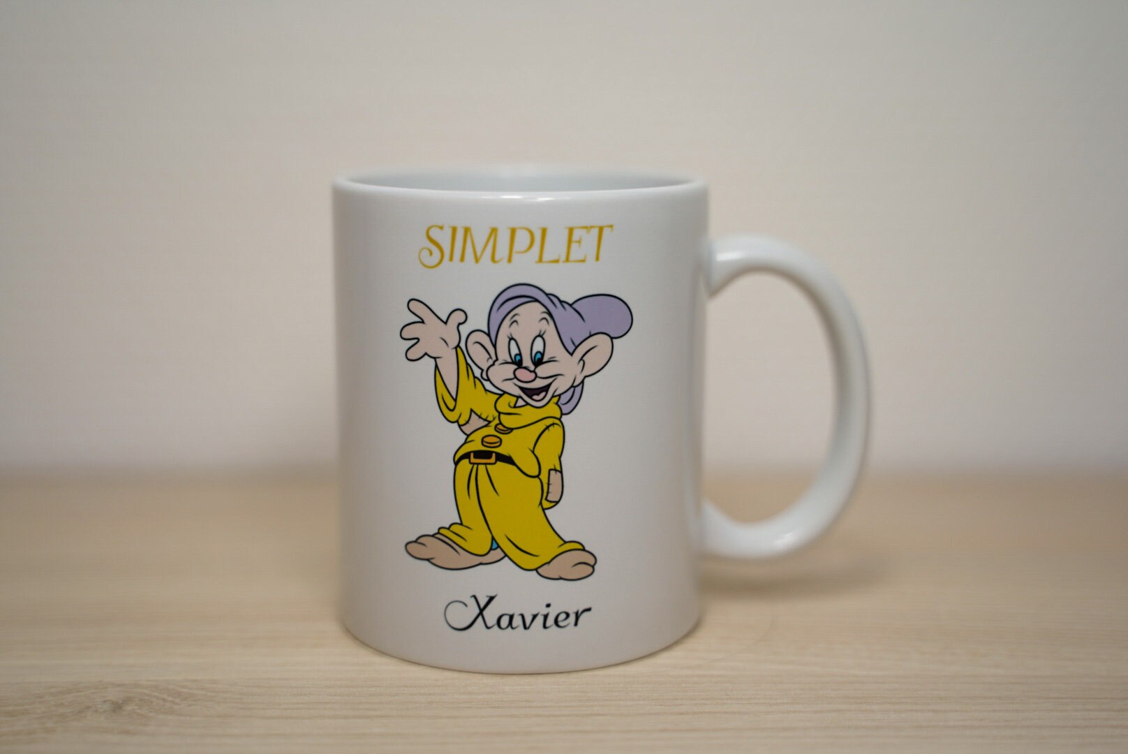 Mug Blanc à Personnaliser, Impression Sublimation | Blanche-Neige et Les Sept Nains, Simplet, Prénom