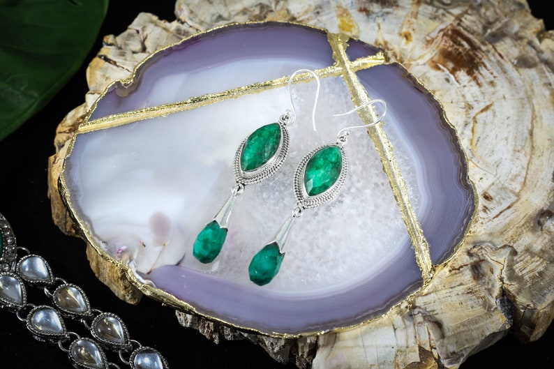 Dyed Emerald gemstone earrings 925 sterling silver jewellery for womens /& girls,handmade jewellery,Christmas gift,Valentine/'s Day gift
