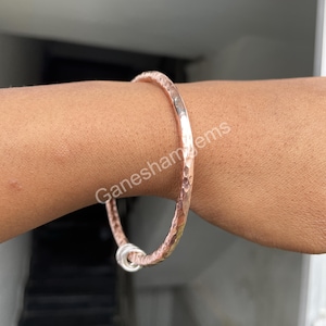 Handmade copper jewelry | Heavy copper bangle with silver link | Hammered copper stacking bangle | Pure copper bracelet | Gift for her