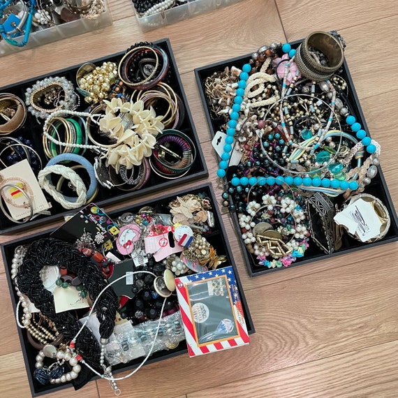 huge lot estate jewelry necklaces brooches earrin… - image 3