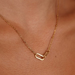 Infinity Necklace, Interlocking Necklace, Minimalist Linked Pendant •  Girlfriend Gift Necklace •  Sister Necklace Present