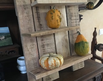 Pallet wood shelf