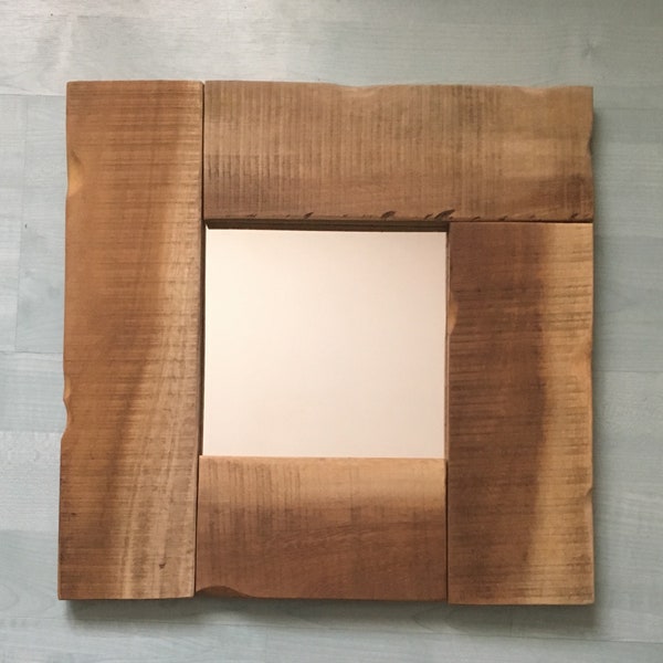 Miroir en bois de palette recyclé