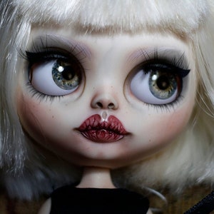 SOLD_OUT IRIS. Custom Blythe Doll, painted body. Unique hand made doll, 1/6 tbl ooak image 3