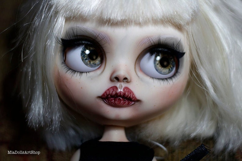 SOLD_OUT IRIS. Custom Blythe Doll, painted body. Unique hand made doll, 1/6 tbl ooak image 3
