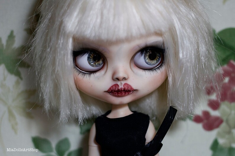 SOLD_OUT IRIS. Custom Blythe Doll, painted body. Unique hand made doll, 1/6 tbl ooak image 4