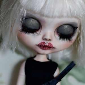 SOLD_OUT IRIS. Custom Blythe Doll, painted body. Unique hand made doll, 1/6 tbl ooak image 8