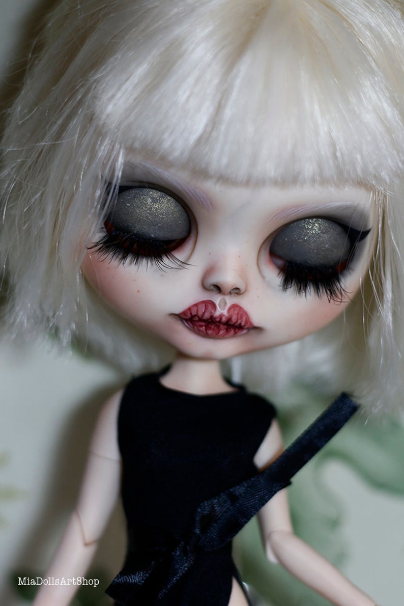 SOLD_OUT IRIS. Custom Blythe Doll, painted body. Unique hand made doll, 1/6 tbl ooak image 8