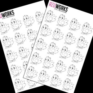 Könnte beinhalten: Eine Blatt mit schwarz-weißen Aufklebern mit 36 niedlichen Cartoon-Küken. Jedes Küken hat einen flauschigen Körper und kleine Flügel. Die Aufkleber sind perfekt, um Planern, Tagebüchern, Laptops und vielem mehr einen Hauch von Verspieltheit zu verleihen.