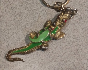 Vintage Samphran Crocodile Farm and Zoo Keychain Souvenir Green Enamel