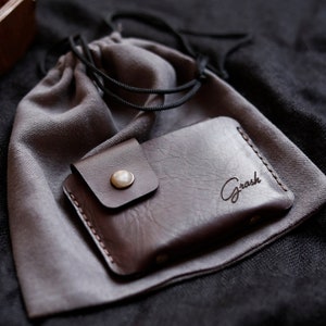 Leder Kreditkartenetui, Visitenkartenhalter, schmales Portemonnaie für Männer, Vordertasche Portemonnaie, kleines Portemonnaie, graviertes Portemonnaie, Geschenk für Papa