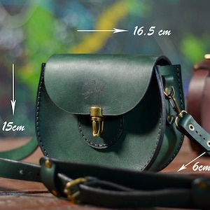 Grünes Leder Umhängetasche, Leder Runde Tasche, Mini Umhängetasche, Leder Umhängetasche für Frauen, kleine Umhängetasche, alltägliche Satteltasche