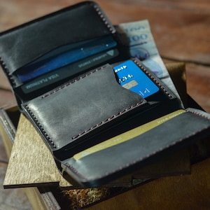 Portafoglio tasca frontale minimalista per lui, portafoglio trifold in pelle personalizzato per uomo, portafoglio in pelle nera, articoli più venduti fatti a mano