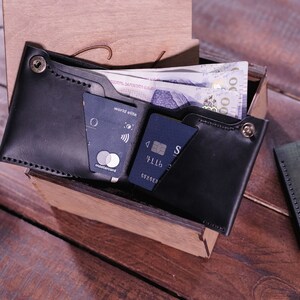 レザーウォレットメンズハンドメイド、男性用ポケットウォレット、メタルウォレットカード、メンズスリムウォレット、ミニマリストカードホルダーウォレット、花婿の付添人ギフト