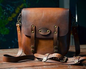 Handmade Leather Messenger Bag: Women's Crossbody Purse