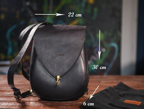 backpack 2 louis vuitton blue LOUIS VUITTON Discovery Taiga Monogram Leather Backpack Blue