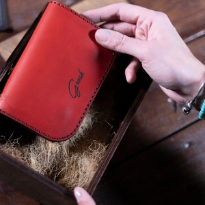 Cartera pequeña para mujer, monedero de viaje, tarjetero de piel, Monedero de piel rojo para novia, Cartera pequeña personalizada, regalo de piel para ella