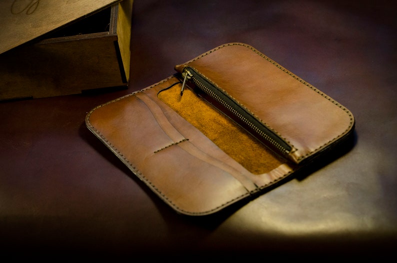 Cartera de motociclista para hombre, billetera elegante para él, billetera larga de cuero para camionero, billetera de viaje de cuero marrón, regalo personalizado para novio imagen 8