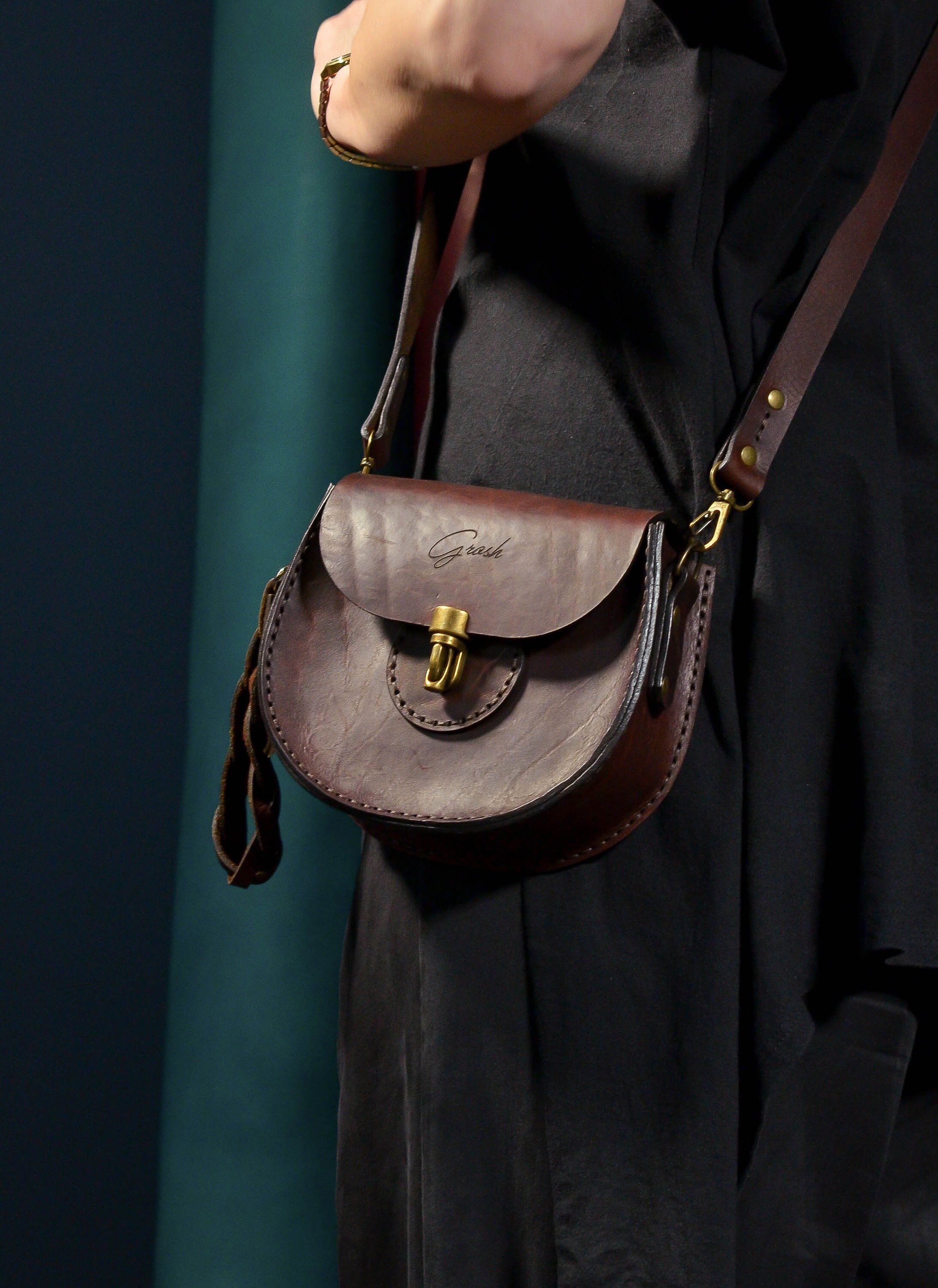 Borse Firmate Borse Sotto Le Ascelle Borse A Tracolla Da Donna Di Lusso 5A Top Pisello Due Lettere Borsa Vintage Moda Donna Da Viaggio A Tracolla Portafoglio Da 34,88 € | DHgate - Foto 4