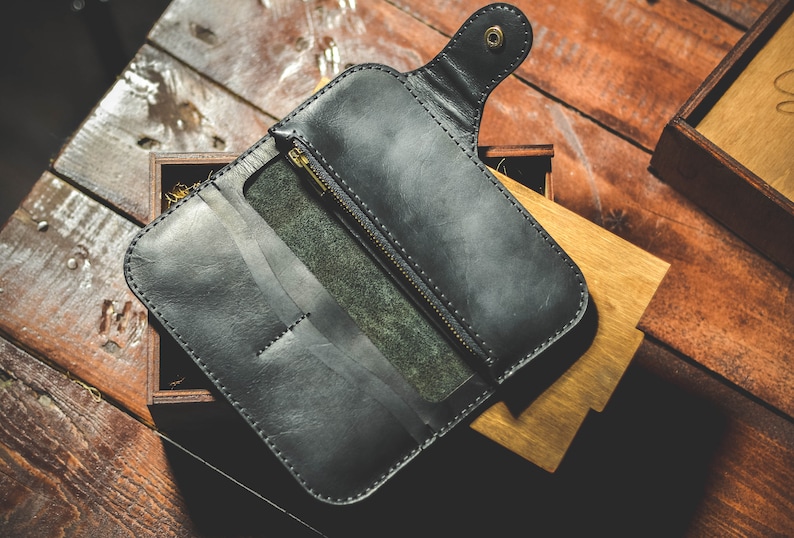 Cartera de motociclista negra PERSONALIZADA, Cartera larga de cuero para hombre, Cartera de camionero con cremallera, Cartera de viaje con monograma, Cartera plegable de cuero negro imagen 1