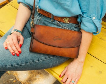 Personalized Leather Crossbody Bag: Handmade Minimalist Clutch