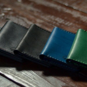 Cartera titular de tarjeta verde, pequeños regalos de padrinos de boda, titular de tarjeta de crédito personalizado, estuche de tarjeta de bolsillo frontal bi plegable, billetera minimalista para hombres imagen 8