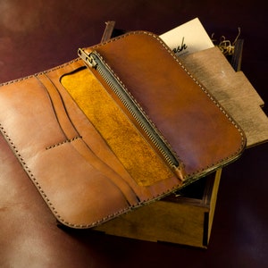 Cartera de motociclista para hombre, billetera elegante para él, billetera larga de cuero para camionero, billetera de viaje de cuero marrón, regalo personalizado para novio imagen 2