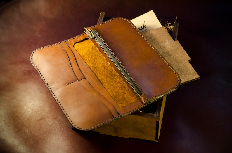 Cartera de motociclista para hombre, billetera elegante para él, billetera larga de cuero para camionero, billetera de viaje de cuero marrón, regalo personalizado para novio imagen 2