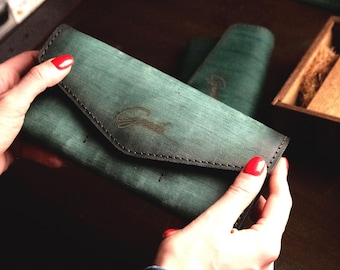 Personalized Green Leather Wallet Clutch: Large Zip Travel Pouch