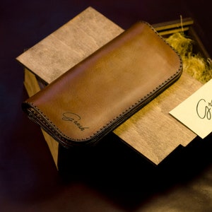 Cartera de motociclista para hombre, billetera elegante para él, billetera larga de cuero para camionero, billetera de viaje de cuero marrón, regalo personalizado para novio imagen 4