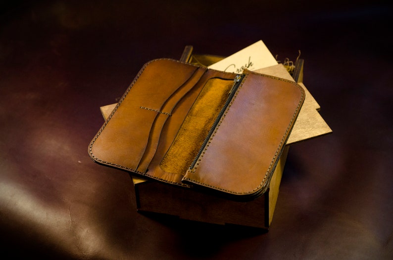 Cartera de motociclista para hombre, billetera elegante para él, billetera larga de cuero para camionero, billetera de viaje de cuero marrón, regalo personalizado para novio imagen 7