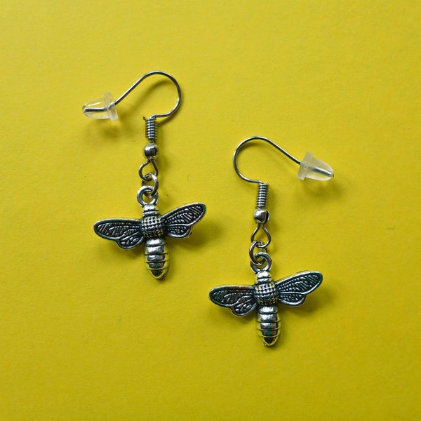 Bee earrings, honey bee, wild bee earrings, insects, Antique silver charm, Tibetan silver - Insekten, Honig Bienen Ohrringe