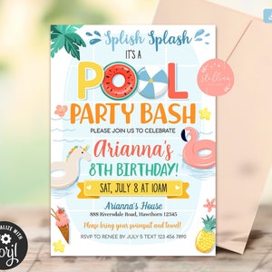 Puede incluir: Una invitación a una fiesta en la piscina con un diseño de sandía, pelota de playa y flamenco. La invitación dice "Splish Splash, It's a Pool Party Bash!" e incluye el texto "Arianna's 8th Birthday!" con la fecha y la hora.