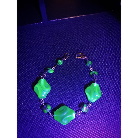 Beaded Uranium Glass Bracelet With 18k Gold Plated Findings - Etsy