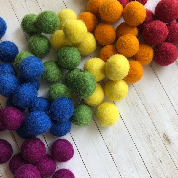 Pom-poms de fieltro de 2cm - Arco Iris Audaz - 30/60 Piezas