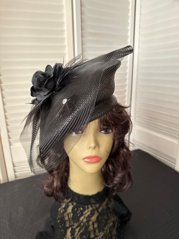 Black straw beret, hat, church, tea, wedding, form