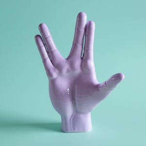 Escultura hecha a mano del saludo vulcaniano de Spock: decoración inspirada en Star Trek imagen 2