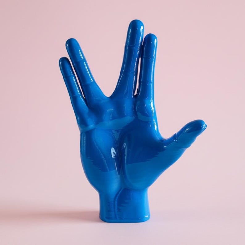 Escultura hecha a mano del saludo vulcaniano de Spock: decoración inspirada en Star Trek imagen 5