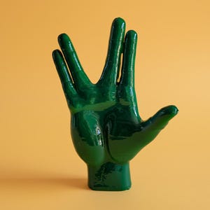 Escultura hecha a mano del saludo vulcaniano de Spock: decoración inspirada en Star Trek imagen 14