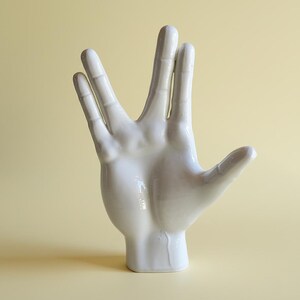 Escultura hecha a mano del saludo vulcaniano de Spock: decoración inspirada en Star Trek imagen 13