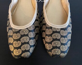 Tessuto Banarsi Punjabi Jutti: scarpe da sposa pakistane