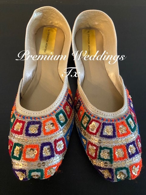 Embroidered Punjabi Jutti: Indian Wedding Mojari Shoes - Etsy display picture 2